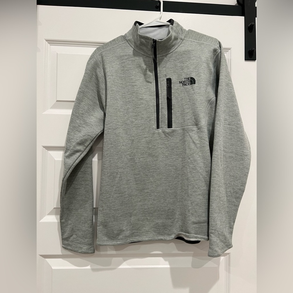 Men’s Northface pullover